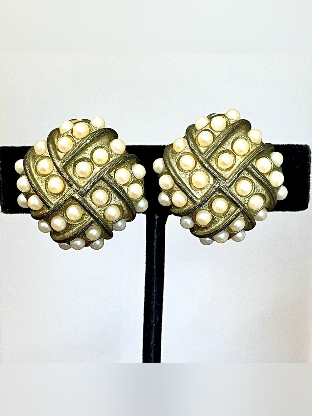R.J. Graziano Vintage Gold Tone Pearl Clip On Earrings Baroque 80s Couture Chic